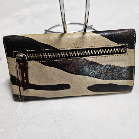 EUC Dooney & Bourke wallet With checkbook Cover - Picture 2 of 9